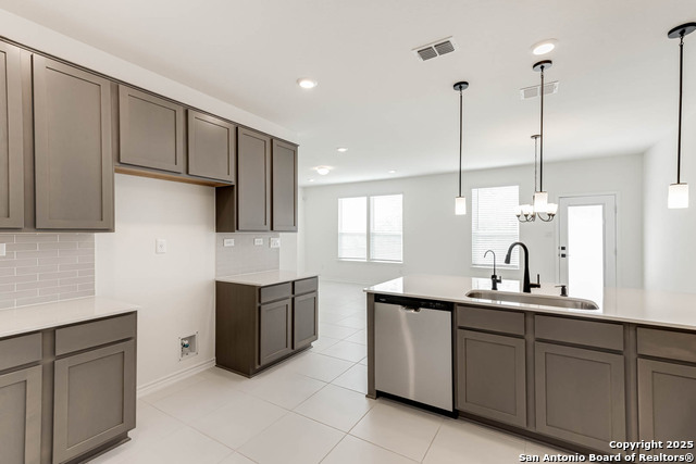 Image 18 of 44 For 14839 Vance Jackson Rd #503