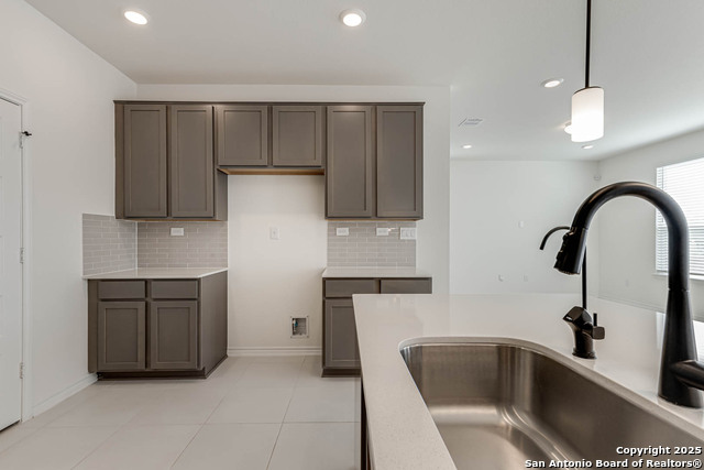 Image 19 of 44 For 14839 Vance Jackson Rd #503