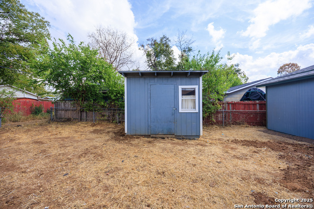 Image 31 of 34 For 107 Cornish