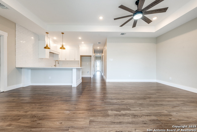 Listing photo id 8 for 15935 Buchel