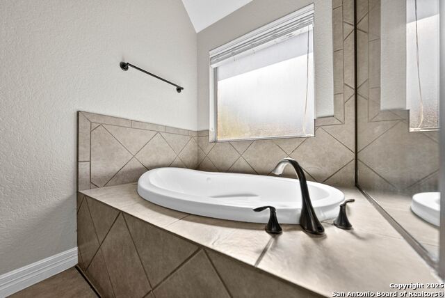 Image 24 of 45 For 2510 Verona Park