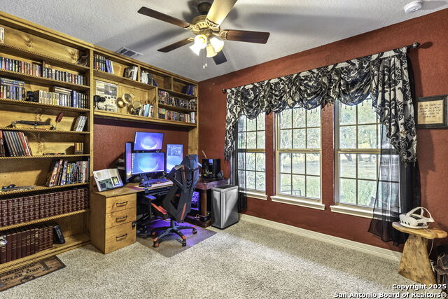 Listing photo id 12 for 755 Panorama