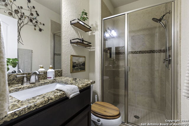 Listing photo id 13 for 755 Panorama