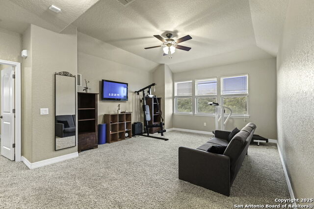 Listing photo id 16 for 755 Panorama