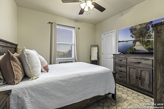 Listing photo id 18 for 755 Panorama