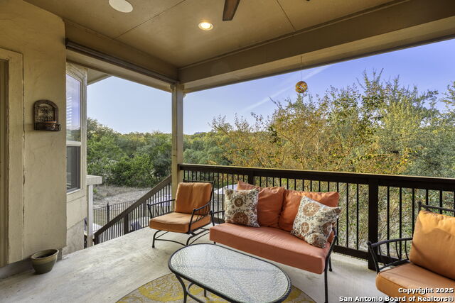 Listing photo id 20 for 755 Panorama