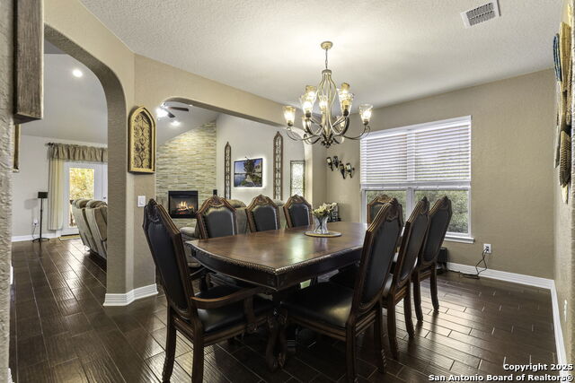 Listing photo id 4 for 755 Panorama