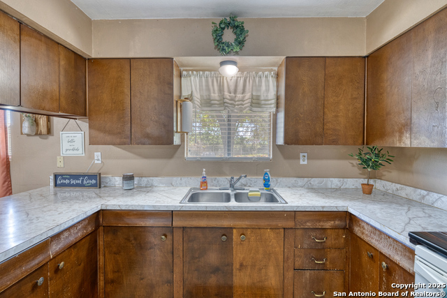 Image 3 of 9 For 317 Studer Cr