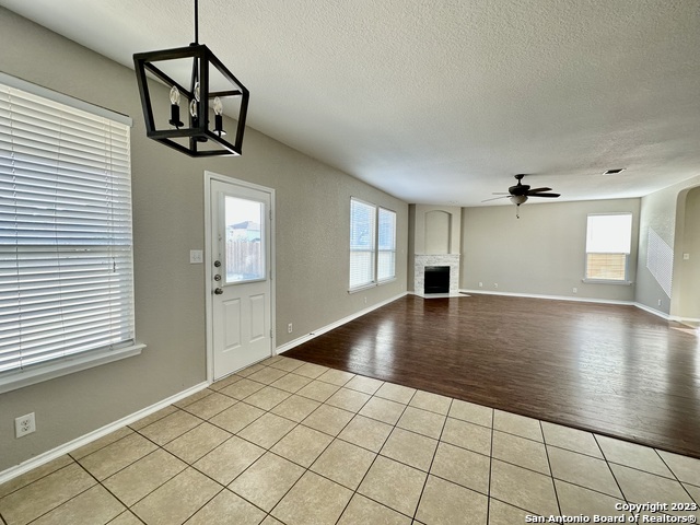 Image 21 of 27 For 543 Red Quill Nest