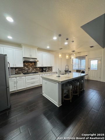 Listing photo id 2 for 17919 Camino Grande