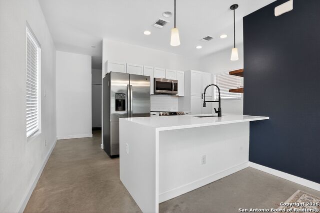 Listing photo id 2 for 1906 Crockett E