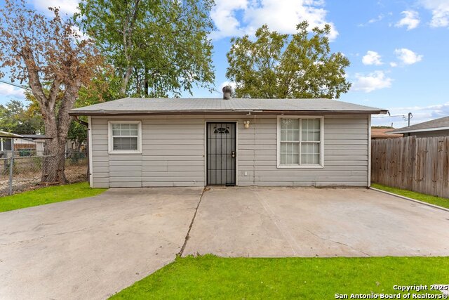 Details for 315 Pool Drive  B, San Antonio, TX 78223