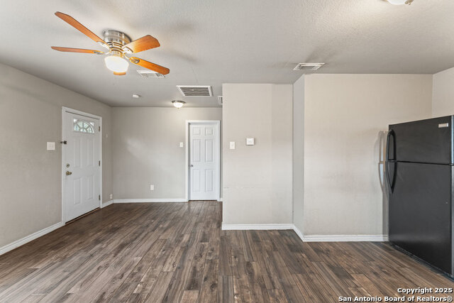 Image 11 of 24 For 315 Pool Drive B