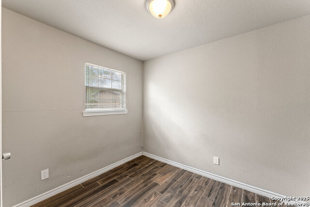 Image 13 of 24 For 315 Pool Drive B