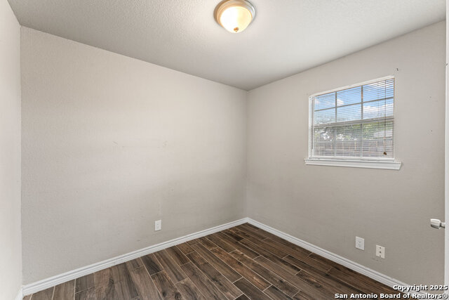 Image 14 of 24 For 315 Pool Drive B