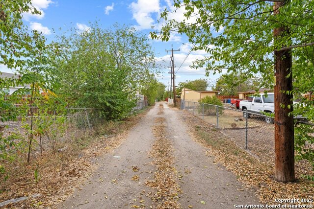 Image 22 of 24 For 315 Pool Drive B