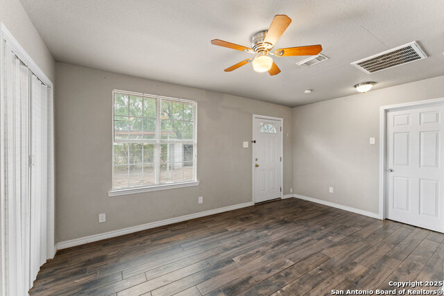 Image 4 of 24 For 315 Pool Drive B