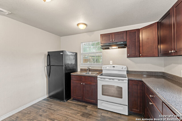 Image 8 of 24 For 315 Pool Drive B