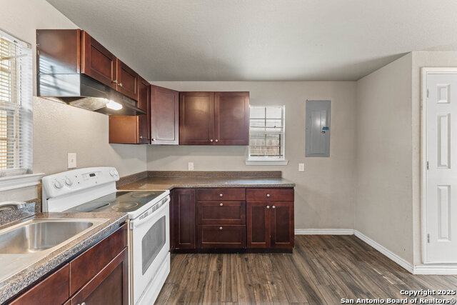 Image 9 of 24 For 315 Pool Drive B