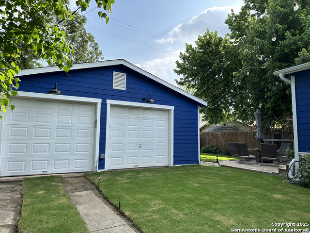 Image 27 of 30 For 1614 Magnolia