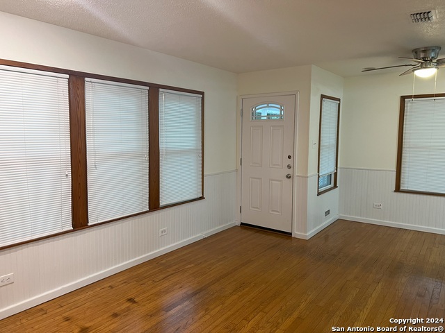 Image 4 of 20 For 309 Aero Ave