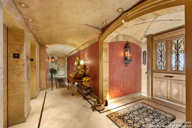 Image 10 of 54 For 700 Hildebrand E 1401