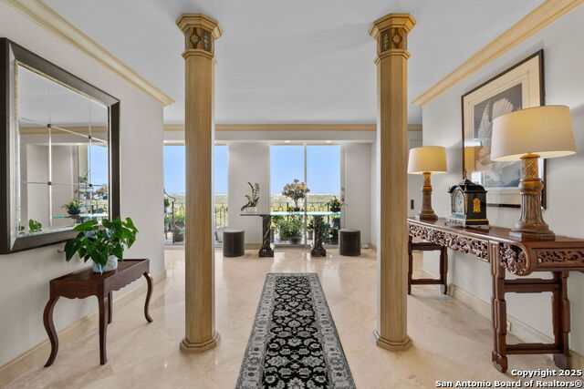 Image 11 of 54 For 700 Hildebrand E 1401