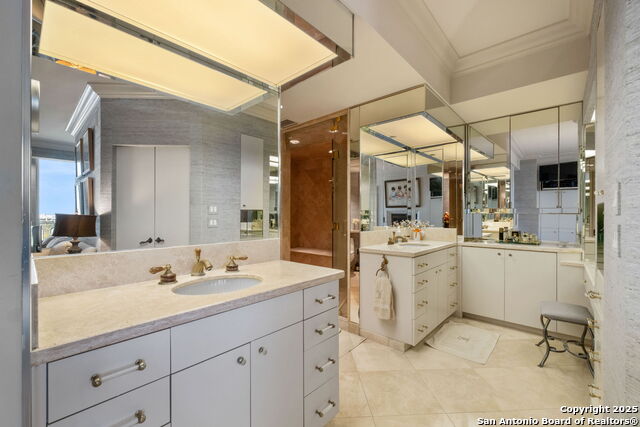 Image 19 of 54 For 700 Hildebrand E 1401