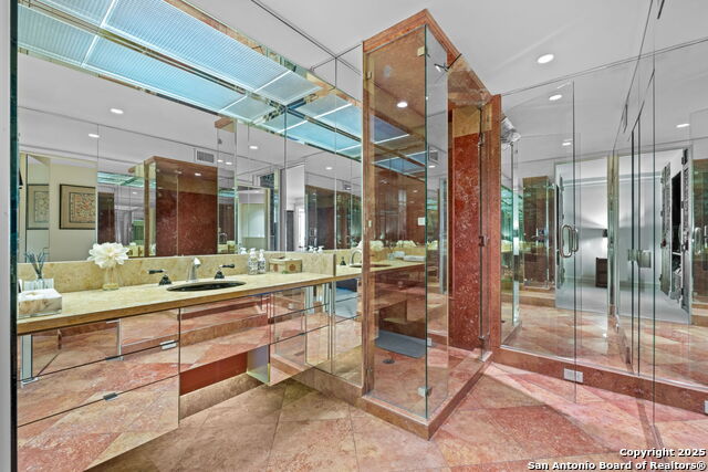 Image 28 of 54 For 700 Hildebrand E 1401