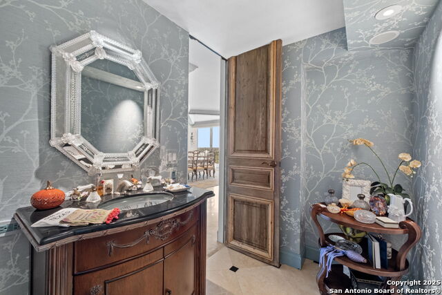 Image 34 of 54 For 700 Hildebrand E 1401