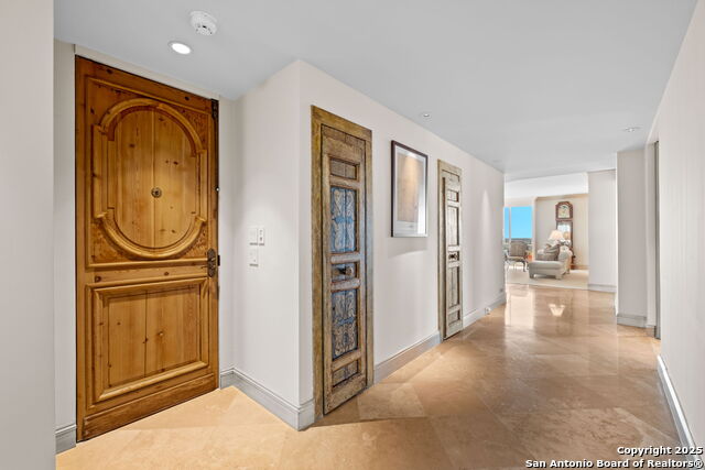 Image 35 of 54 For 700 Hildebrand E 1401