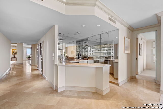 Image 37 of 54 For 700 Hildebrand E 1401