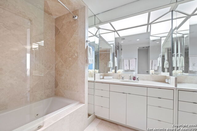 Image 42 of 54 For 700 Hildebrand E 1401