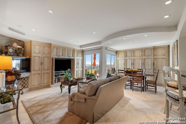 Image 43 of 54 For 700 Hildebrand E 1401