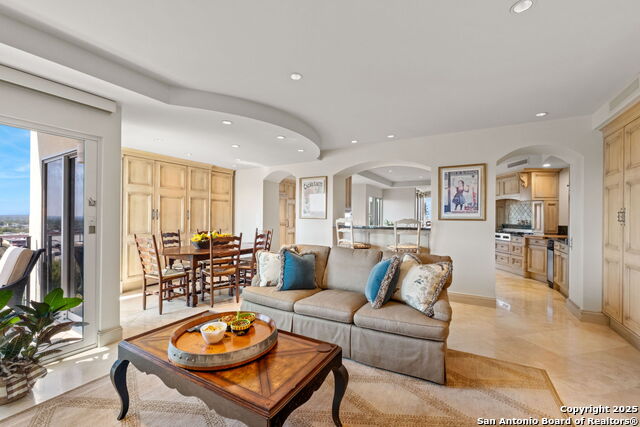 Image 45 of 54 For 700 Hildebrand E 1401