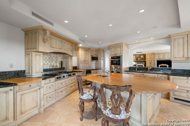 Image 51 of 54 For 700 Hildebrand E 1401