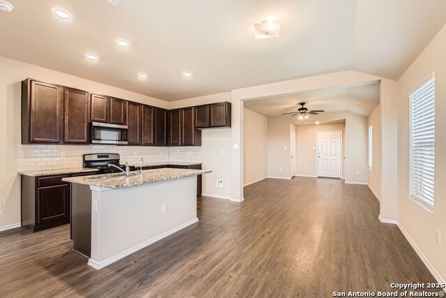 Image 13 of 31 For 2066 Chelsea