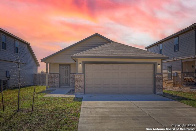 Image 2 of 31 For 2066 Chelsea