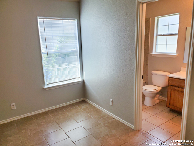 Image 4 of 9 For 1431 Rivas St