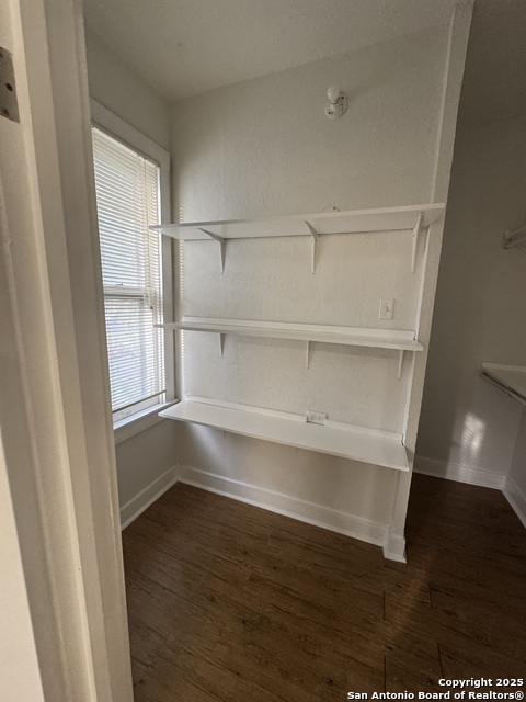 Image 7 of 9 For 407 Locust E 6