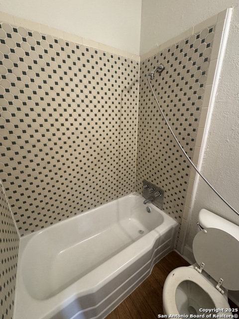 Image 8 of 9 For 407 Locust E 6