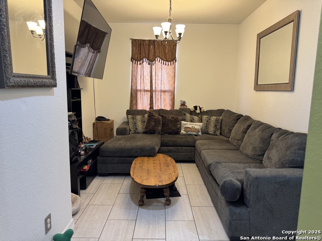 Image 17 of 34 For 4335 Ivan Dr