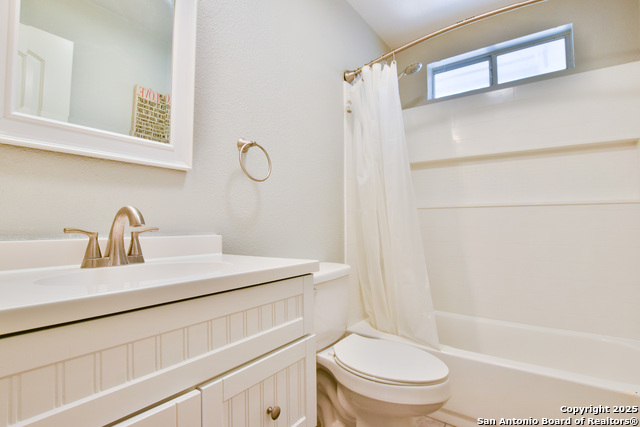 Image 14 of 15 For 411 Gevers S