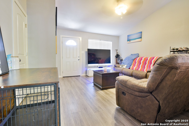 Image 7 of 15 For 411 Gevers S