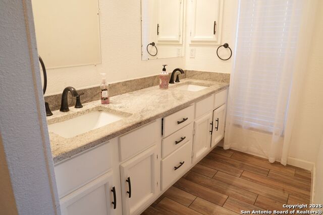 Image 16 of 38 For 3402 Tree Hill