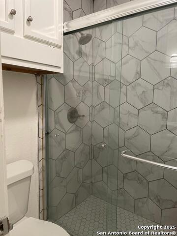 Image 30 of 38 For 3402 Tree Hill