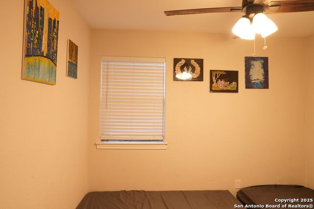 Image 31 of 38 For 3402 Tree Hill