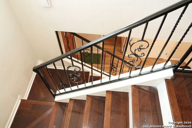 Image 32 of 38 For 3402 Tree Hill