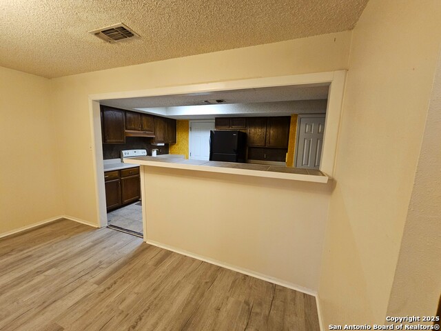 Image 10 of 25 For 5723 Larkdale