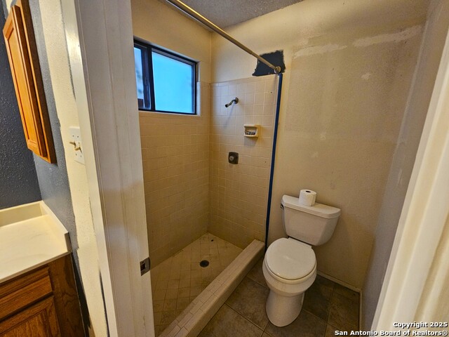 Image 18 of 25 For 5723 Larkdale